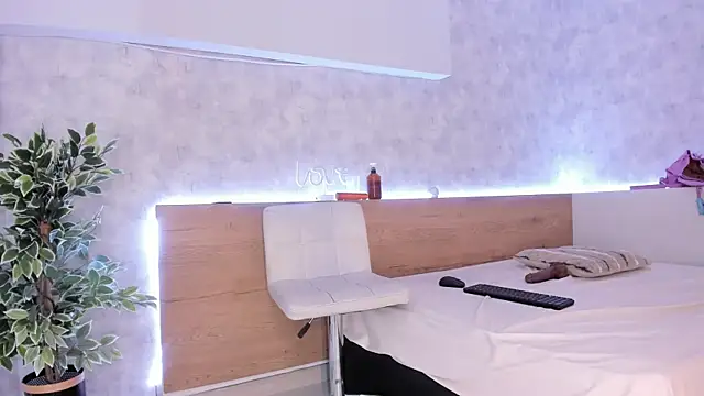 Snapshot of tatijara chatting on 03-15-25, 10:22 tatijara online show from 03-15-25, 10:22