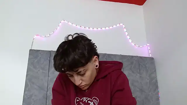 linda 33 online show from 09-22-25, 02:52