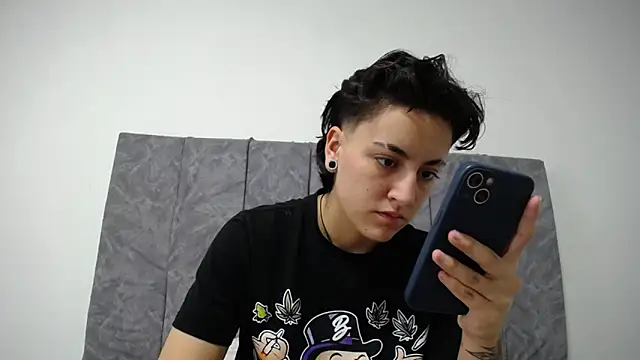 linda 33 online show from 01-11-26, 05:51