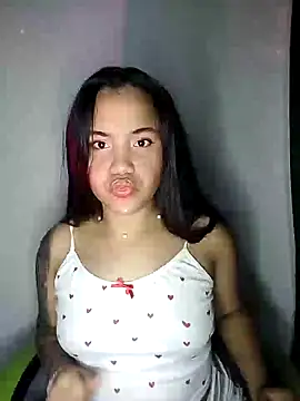 Snapshot of leila_22 chatting on 12-28-24, 01:39 leila 22 online show from 12-28-24, 01:39