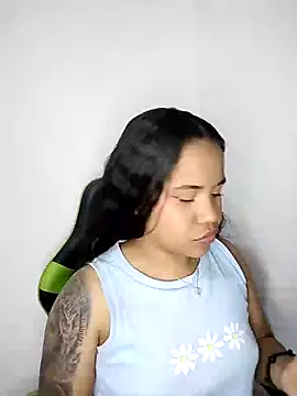 Snapshot of leila_22 chatting on 01-26-25, 09:51 leila 22 online show from 01-26-25, 09:51