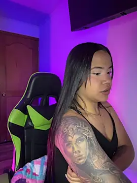 Snapshot of leila_22 chatting on 09-27-25, 07:57 leila 22 online show from 09-27-25, 07:57