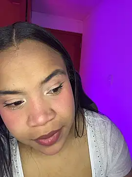 Snapshot of leila_22 chatting on 10-25-25, 08:22 leila 22 online show from 10-25-25, 08:22