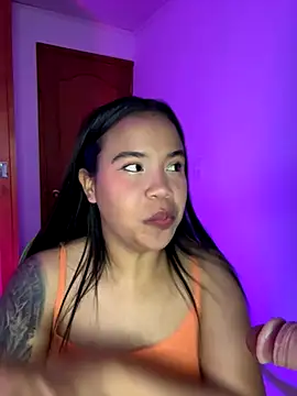 Snapshot of leila_22 chatting on 10-27-25, 07:12 leila 22 online show from 10-27-25, 07:12