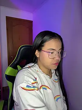 Snapshot of leila_22 chatting on 10-30-25, 07:21 leila 22 online show from 10-30-25, 07:21