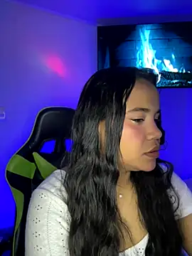 Snapshot of leila_22 chatting on 11-10-25, 07:07 leila 22 online show from 11-10-25, 07:07