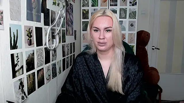 CapriScorpion online show from 10-23-25, 01:10