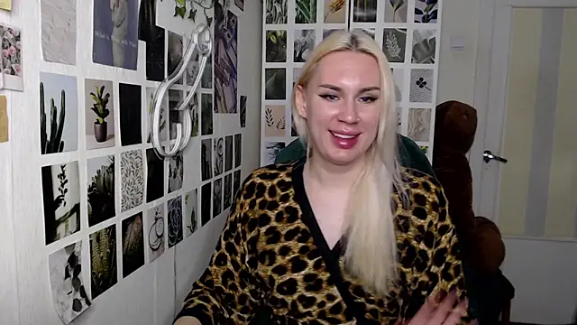 CapriScorpion online show from 10-26-25, 05:41