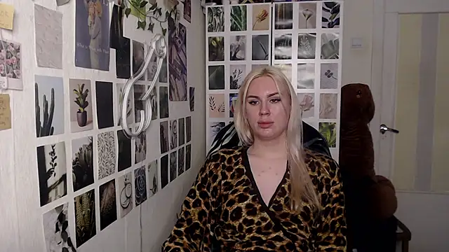 CapriScorpion online show from 11-18-25, 03:16