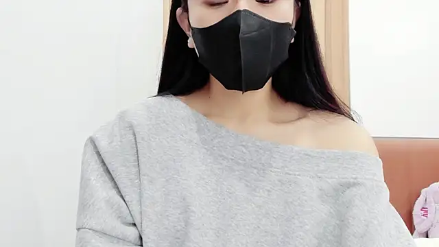 Lita-Julia online show from 03-15-25, 11:06