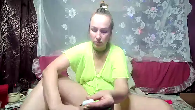 Snapshot of Alina_Night_777 chatting on 03-11-25, 07:58 Alina Night 777 online show from 03-11-25, 07:58