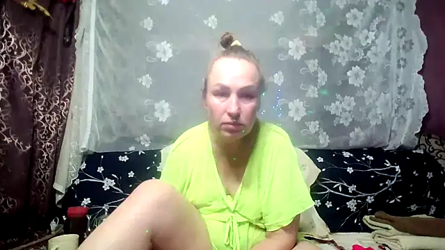 Snapshot of Alina_Night_777 chatting on 03-17-25, 10:06 Alina Night 777 online show from 03-17-25, 10:06