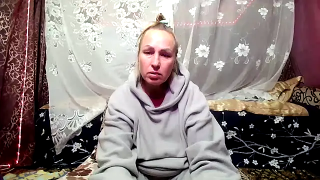 Snapshot of Alina_Night_777 chatting on 11-11-25, 02:39 Alina Night 777 online show from 11-11-25, 02:39