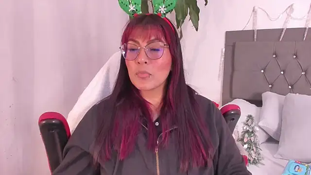 evelynjohnsoon online show from 12-14-24, 02:21