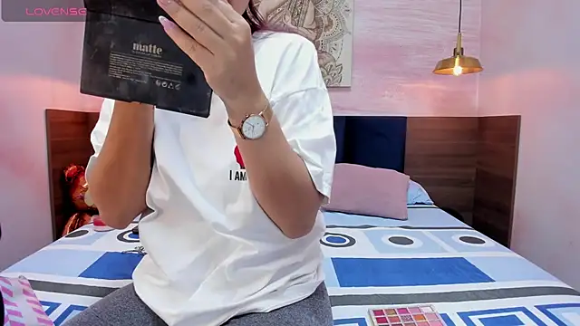 AnneDixie online show from 02-20-25, 03:12