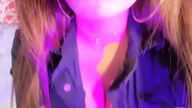 Snapshot of CarolRodriguez_ chatting on 10-10-25, 05:12 CarolRodriguez online show from 10-10-25, 05:12