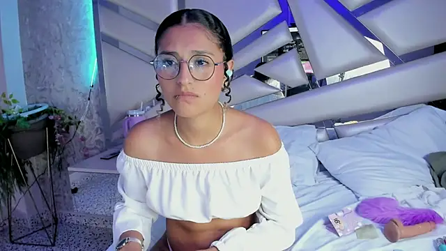 Miia002 online show from 02-28-25, 09:25