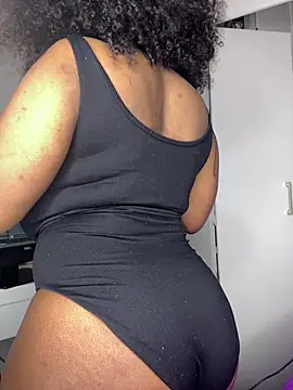 Bustygoddess32 online show from 06-23-26, 10:52
