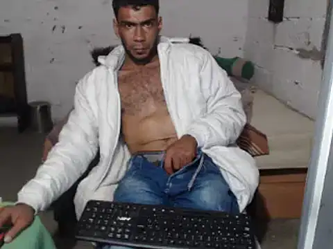 Snapshot of erik_alexander chatting on 02-08-25, 12:28 erik alexander online show from 02-08-25, 12:28