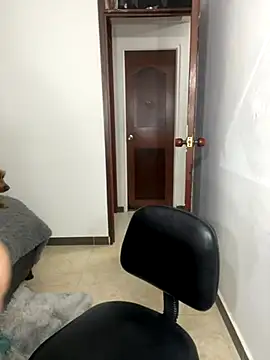 Snapshot of Charlotte_cutee18 chatting on 10-13-25, 11:27 Charlotte cutee18 online show from 10-13-25, 11:27