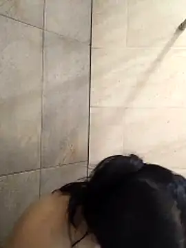 Snapshot of Charlotte_cutee18 chatting on 10-27-25, 05:06 Charlotte cutee18 online show from 10-27-25, 05:06