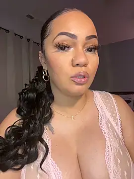 Snapshot of DestineeJayde chatting on 02-20-26, 06:26 DestineeJayde online show from 02-20-26, 06:26