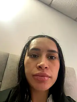 Snapshot of Kim_ev chatting on 10-31-25, 04:30 Kim ev online show from 10-31-25, 04:30