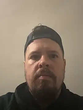 Snapshot of husband4555 chatting on 03-27-26, 01:44 husband4555 online show from 03-27-26, 01:44