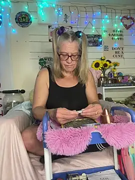 TrenaAnne online show from 05-07-26, 02:44