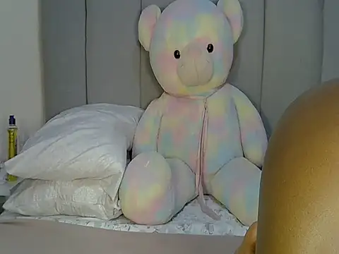 pretty leila2 online show from 05-04-26, 09:44