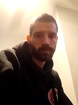 Snapshot of RuleMasterX chatting on 11-17-25, 11:32 RuleMasterX online show from 11-17-25, 11:32