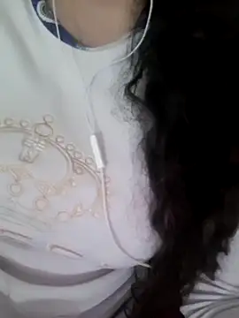 Snapshot of Zanoba-16 chatting on 02-05-25, 09:15 Zanoba-16 online show from 02-05-25, 09:15