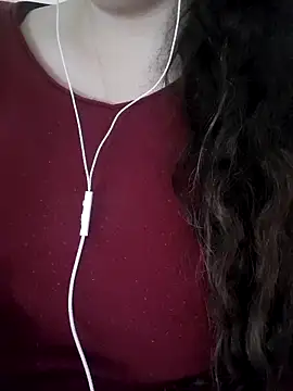 Snapshot of Zanoba-16 chatting on 02-13-25, 12:43 Zanoba-16 online show from 02-13-25, 12:43