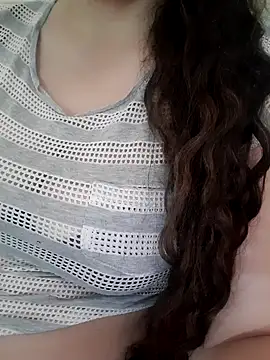 Snapshot of Zanoba-16 chatting on 02-14-25, 02:23 Zanoba-16 online show from 02-14-25, 02:23