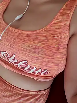 Snapshot of Zanoba-16 chatting on 09-21-25, 02:19 Zanoba-16 online show from 09-21-25, 02:19