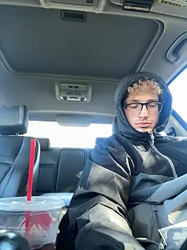 Snapshot of CreamyAustin chatting on 10-31-25, 07:26 CreamyAustin online show from 10-31-25, 07:26