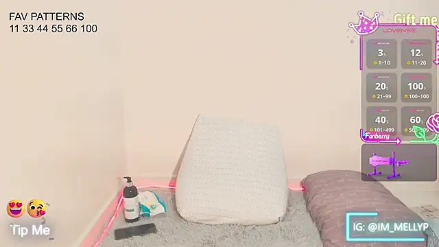 Snapshot of Mellyparker_ chatting on 10-11-25, 03:21 Mellyparker online show from 10-11-25, 03:21