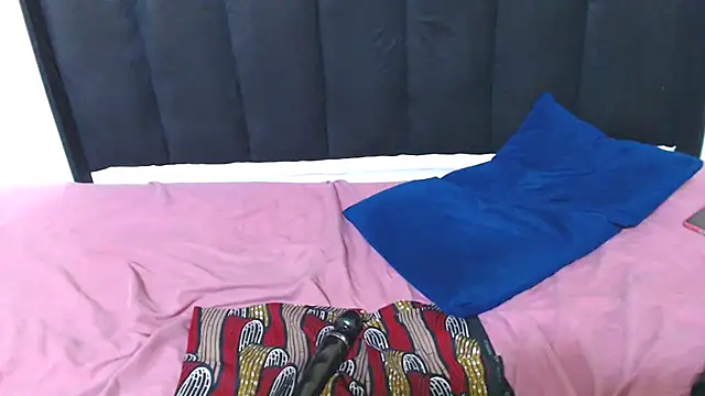 EBONY WILD ASS online show from 09-27-25, 03:55