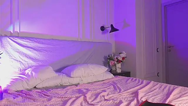 Beatrica Klein online show from 12-20-24, 06:35