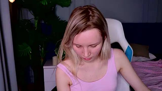 Beatrica Klein online show from 01-14-25, 05:23