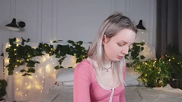 Beatrica Klein online show from 03-16-25, 01:49