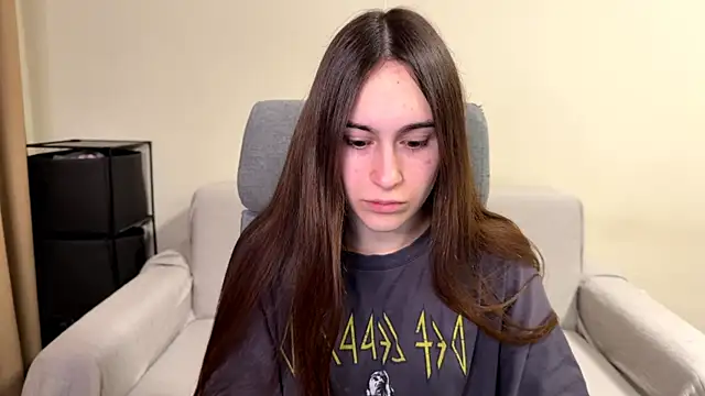 Snapshot of AliceKolltt chatting on 03-28-26, 08:41 AliceKolltt online show from 03-28-26, 08:41