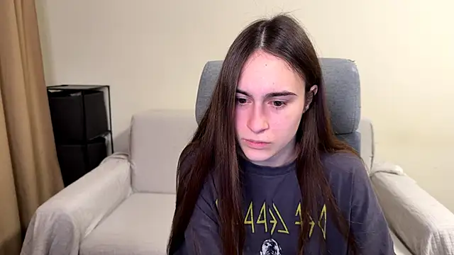 Snapshot of AliceKolltt chatting on 03-30-26, 08:21 AliceKolltt online show from 03-30-26, 08:21