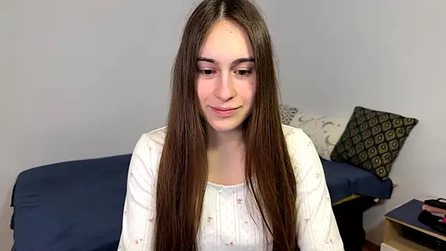 Snapshot of AliceKolltt chatting on 04-06-26, 12:30 AliceKolltt online show from 04-06-26, 12:30