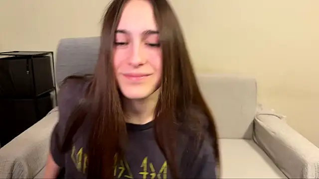Snapshot of AliceKolltt chatting on 04-15-26, 07:10 AliceKolltt online show from 04-15-26, 07:10