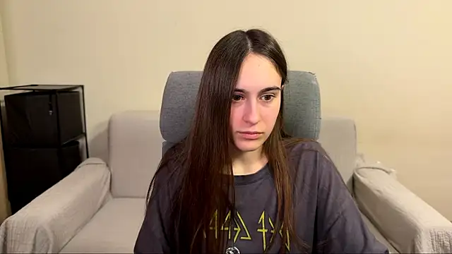 Snapshot of AliceKolltt chatting on 04-15-26, 07:58 AliceKolltt online show from 04-15-26, 07:58