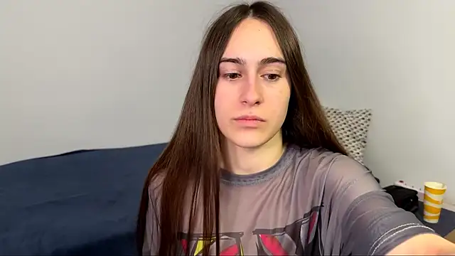 Snapshot of AliceKolltt chatting on 04-17-26, 08:34 AliceKolltt online show from 04-17-26, 08:34