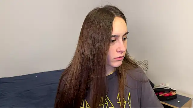 Snapshot of AliceKolltt chatting on 04-19-26, 09:28 AliceKolltt online show from 04-19-26, 09:28