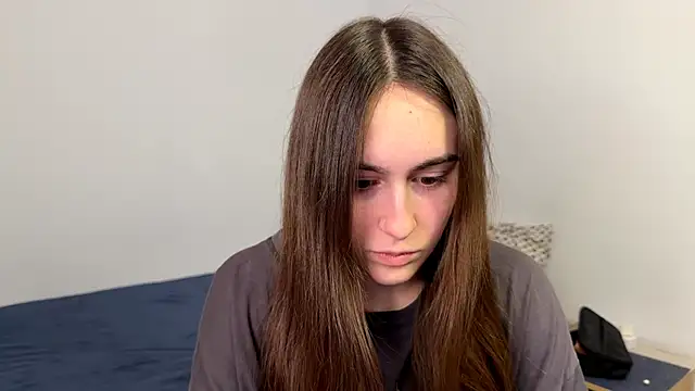 Snapshot of AliceKolltt chatting on 04-21-26, 01:53 AliceKolltt online show from 04-21-26, 01:53