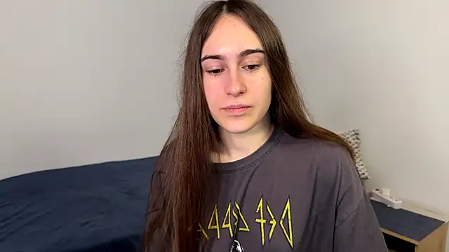 Snapshot of AliceKolltt chatting on 05-03-26, 12:05 AliceKolltt online show from 05-03-26, 12:05
